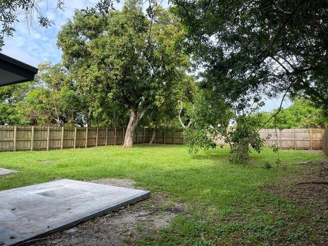 Photo - 2009 NW 21st Ave