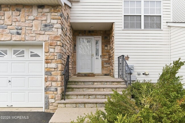 Photo - 44 Kingfisher Ct