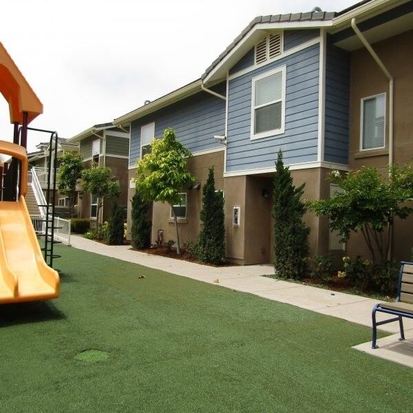 Courtland Street Apartments - Courtland Street Apartments