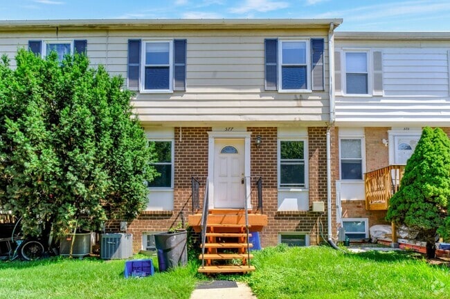 Building Photo - Move In Ready Townhome in Gaithersburg!