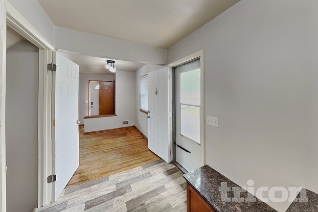 3701 Woodbine Ln