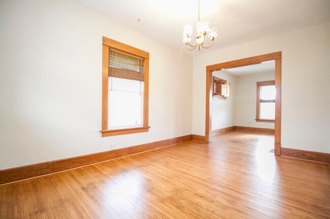 Photo - 902 Dryden Dr
