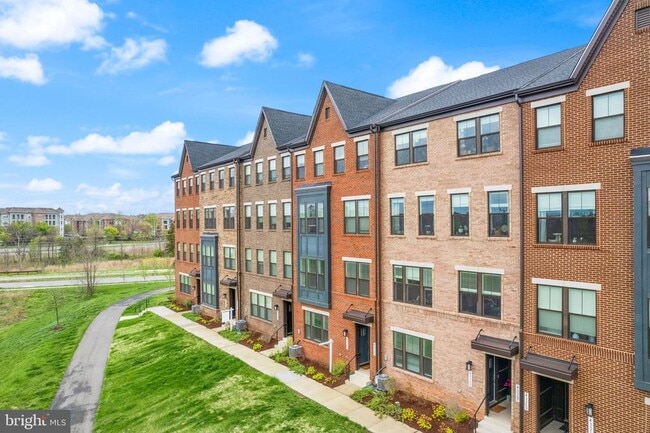 Photo - 43361 Radford Divide Ter Townhome