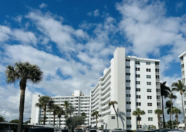 Building Photo - 3310 S Ocean Blvd Unit 431-D Rental