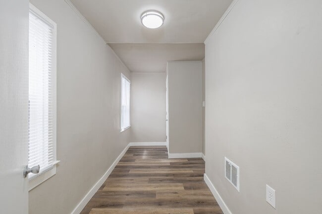 Photo - 220 4th St Unit 220 - East
