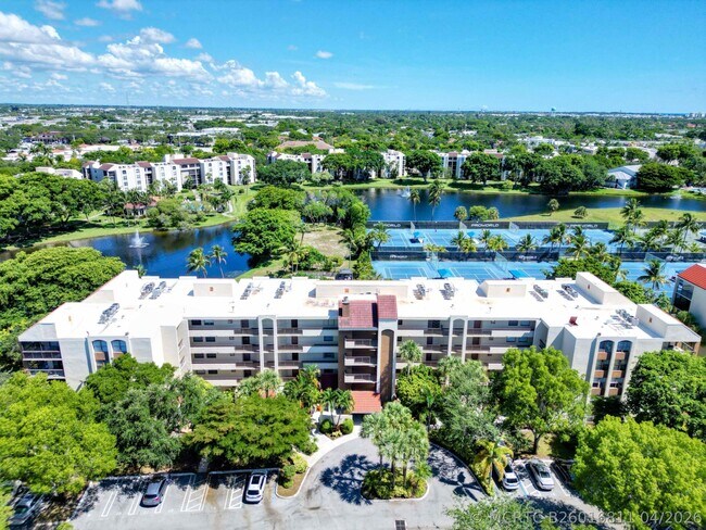 Building Photo - 955 Egret Cir Unit 402