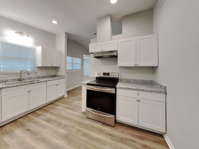 Photo - 13316 Flagstone Ln