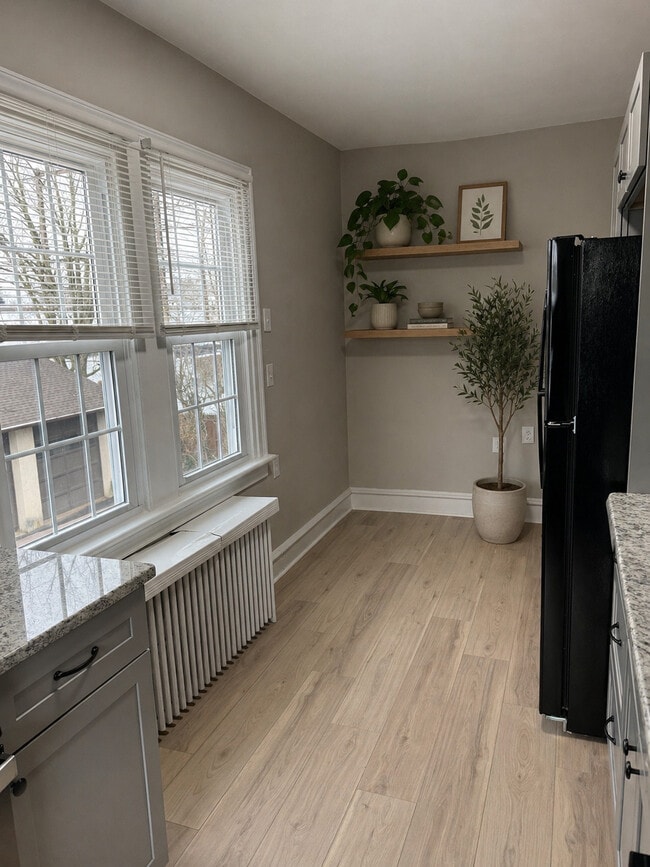 Photo - 2232 Mount Carmel Ave