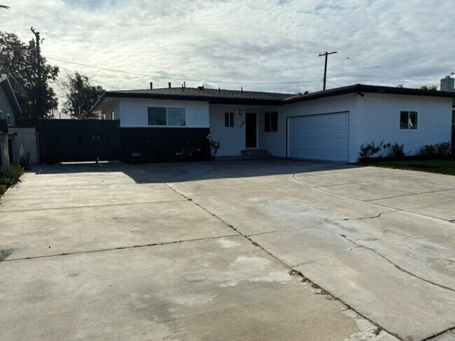 Photo - MUST SEE 5 Bedroom 4 Bath House in Garden Grove