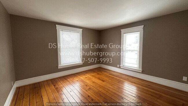 Photo - 420.5 W Maple St