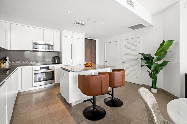 Photo - 88 SW 7th St Unit 2105
