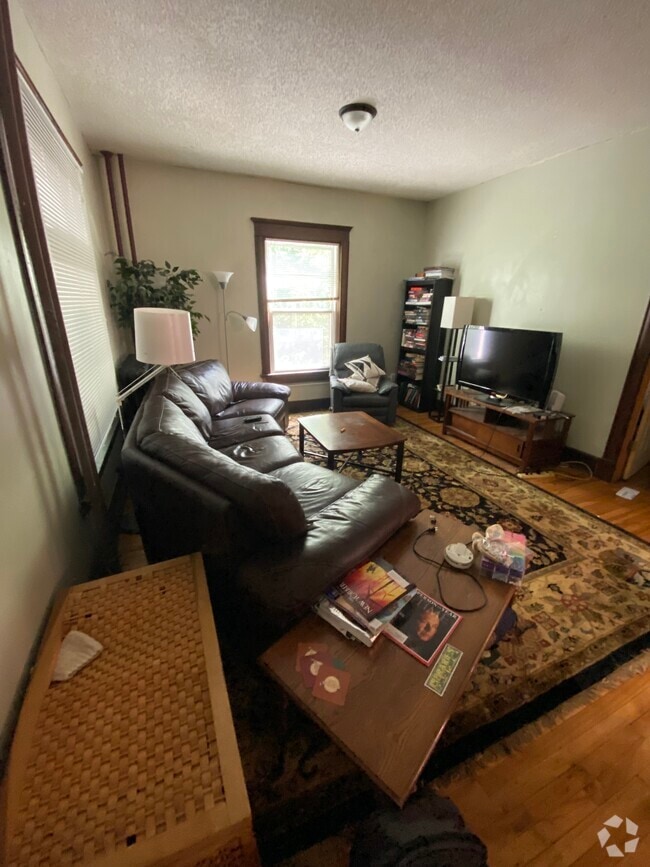 Building Photo - 2404 Lyndale Ave S Unit 1 Rental