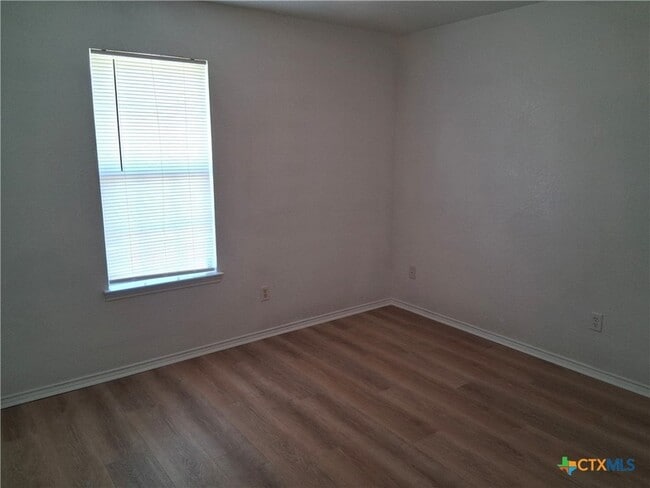 5803 Redstone Dr Unit B