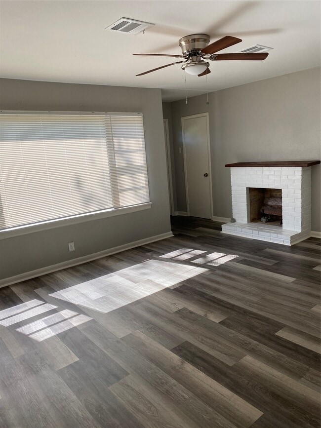 Photo - 13701 Longview St