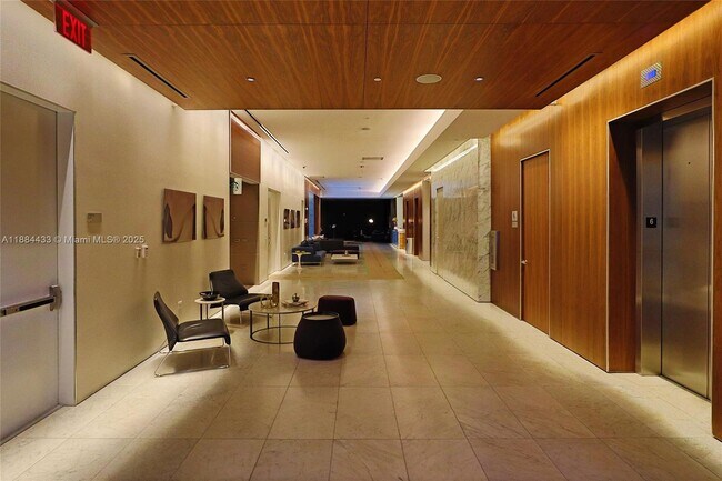 Photo - 68 SE 6th St Unidad 1008