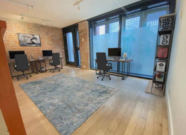 Photo - 53-153 W Hastings St