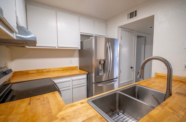 Photo - 1019 Dornajo Way