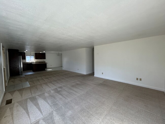 Photo - 4 Bedroom / 2 Bathroom Home in SW Redmond
