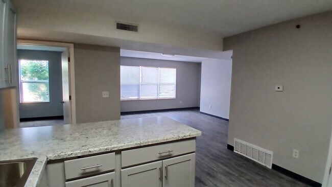 Photo - 60 Miller Ave SW