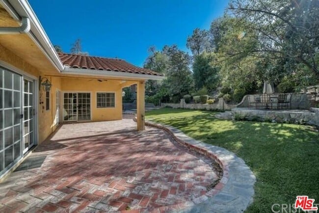 4949 Palomar Dr