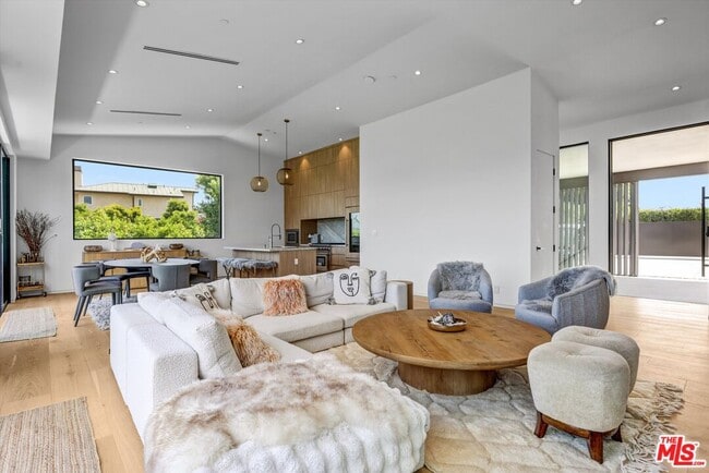 Photo - 6656 Dume Dr
