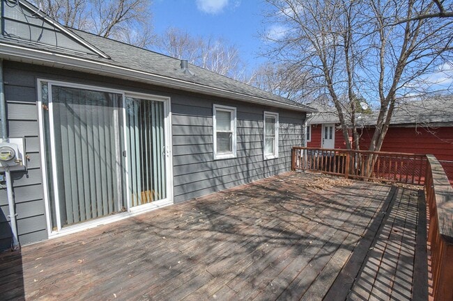 Photo - Charming SW Rochester home with fenced yard!