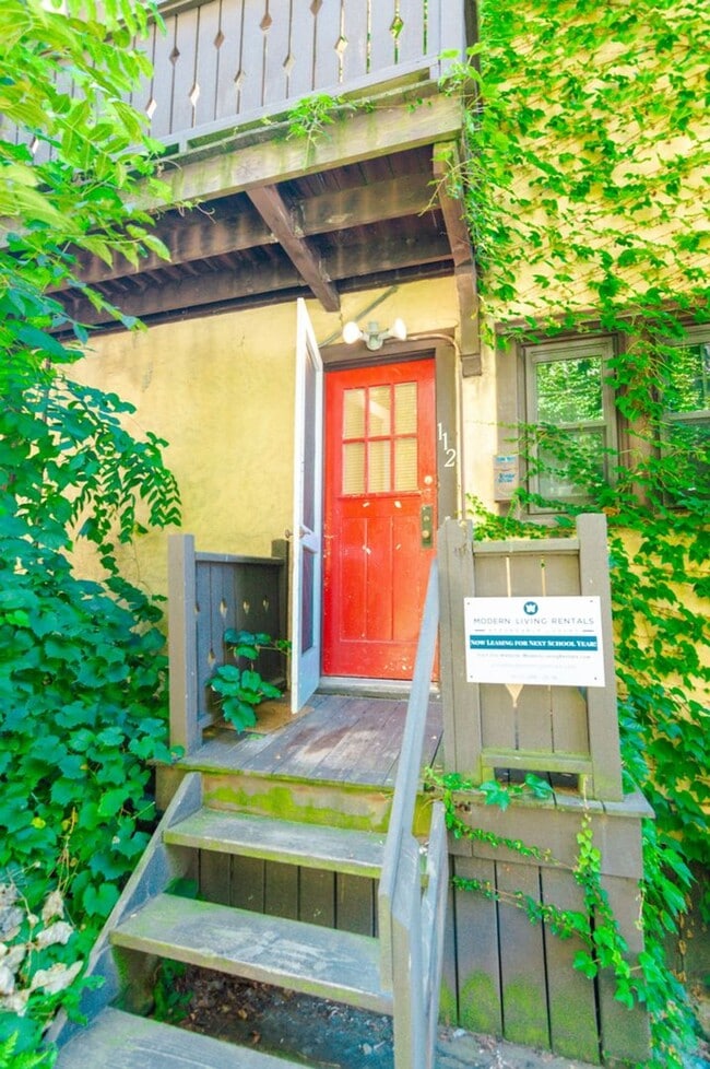 Building Photo - Two Bedroom Two Bath 112 Quarry Unit 112