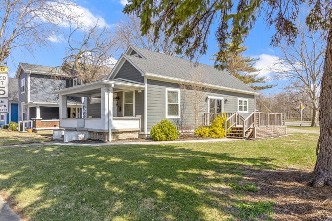 Photo - 1701 Barth Ave