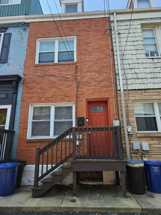 Central Location, Private Deck, In Unit W/... - Central Location, Private Deck, In Townhome Unit W/...