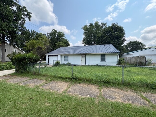 Photo - 1324 Canton St