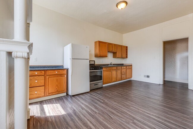 Photo - 636 E Warrington Ave Unit Apt 2