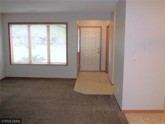 Photo - 626 W 8th St