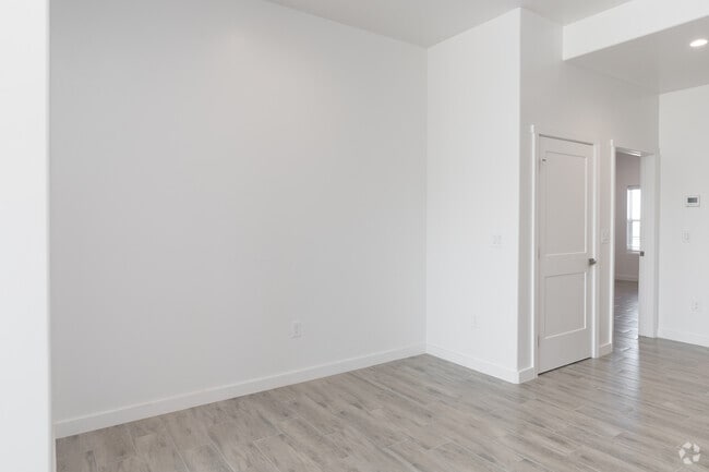 3BR, 2BA - 1270SF - Dining Room