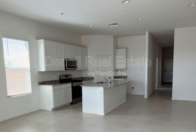 Photo - 15661 W Smoketree Dr