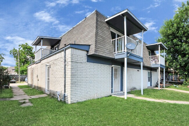 Photo - 12068 Beechnut St Unidad C