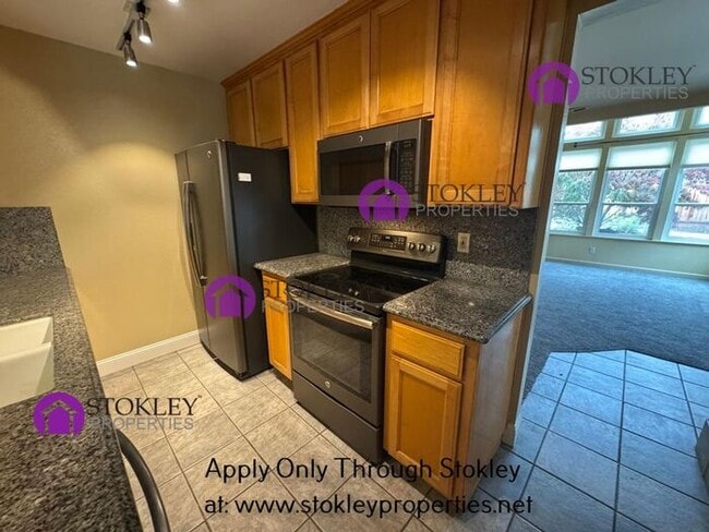 Photo - 2711 Subec Ln