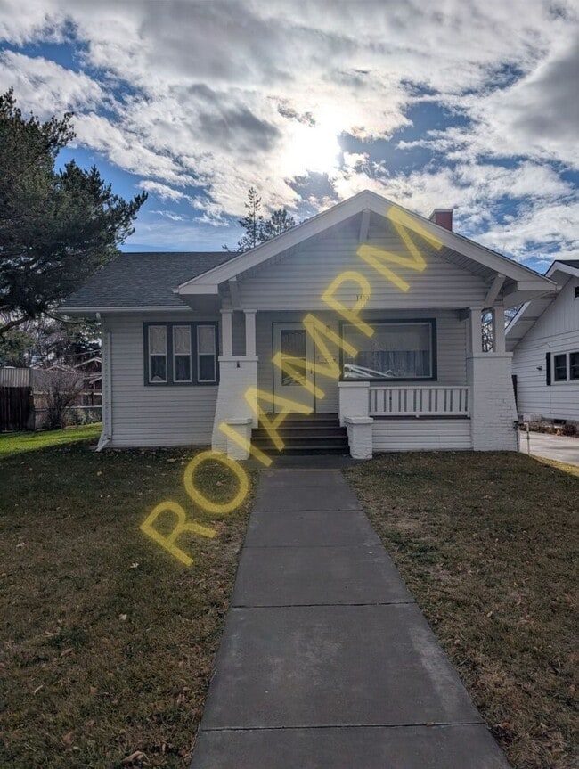 Building Photo - Charming Vintage 2 bed 1 bath home