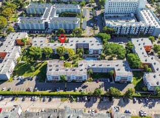 Building Photo - 11307 SW 200th St Unit B211