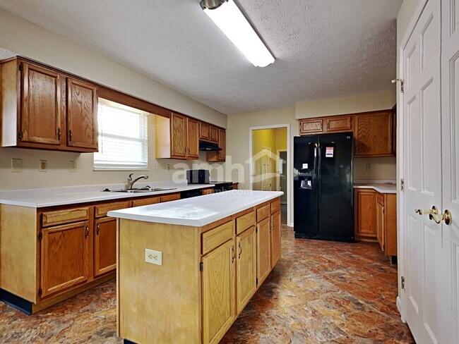 Photo - 6726 Forest Hill Ln