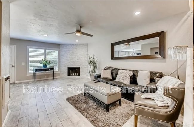 Photo - 671 Ascot Dr