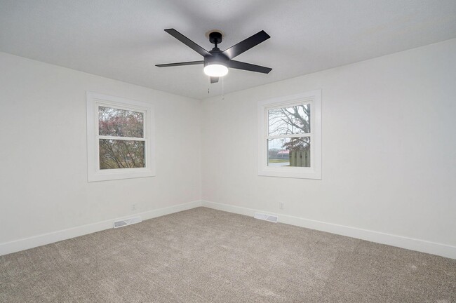 Photo - 701 Hillcrest Ave