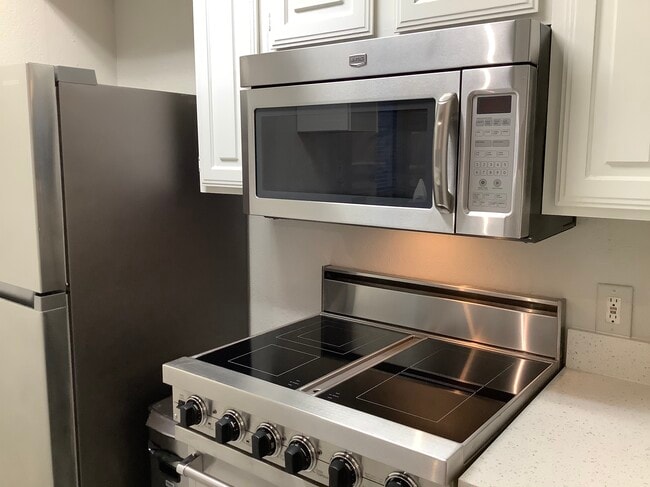 electrodomésticos actualizados - 6220 Bentwood Trl Unidad #804