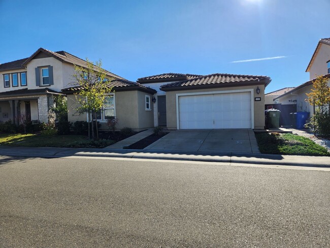 Folsom Ranch Community - 3 Bedroom, 2.5 Bath - Folsom Ranch Community - 3 Bedroom, 2.5 Bath Casa