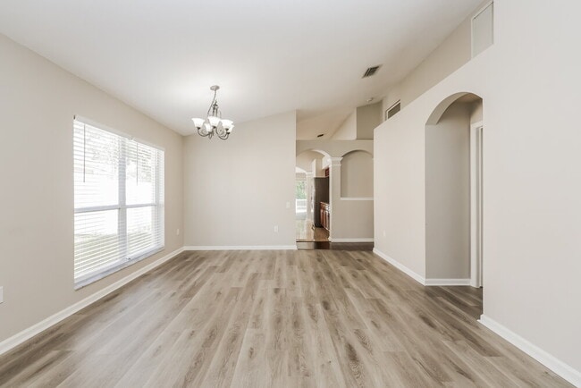 Photo - 5920 Count Turf Ln