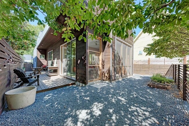 Photo - 304 W Milton St