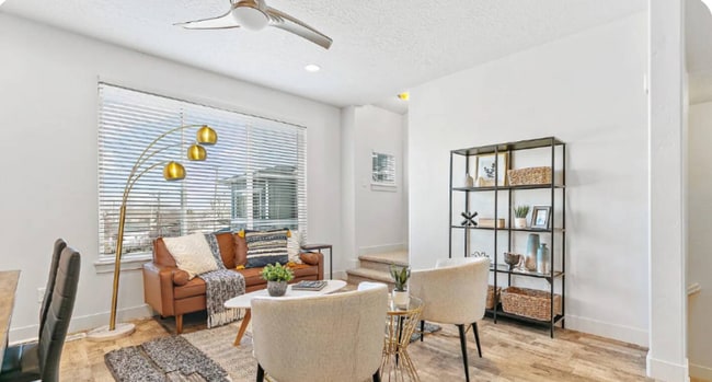 Photo - 1812 W Irini Ln