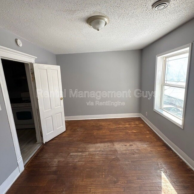 Photo - 2931 N Bryant Ave