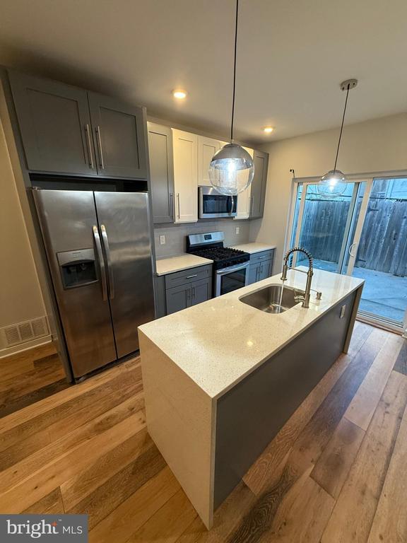 Photo - 2309 Cross St