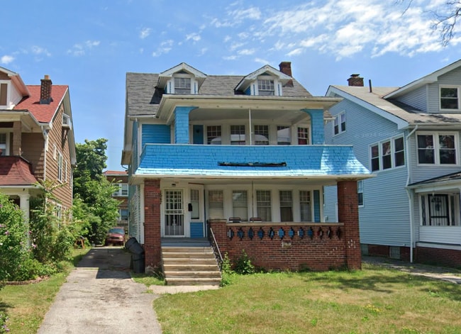 Building Photo - 1547 Hillcrest Rd Unit 1