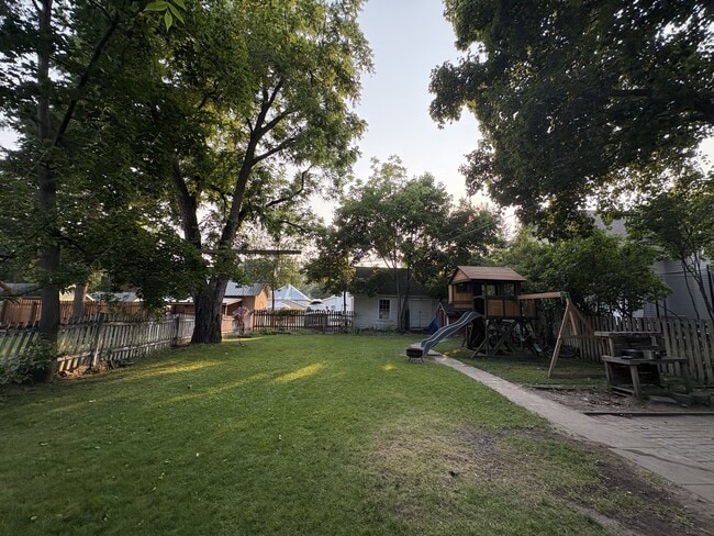 Photo - 520 3rd Ave E